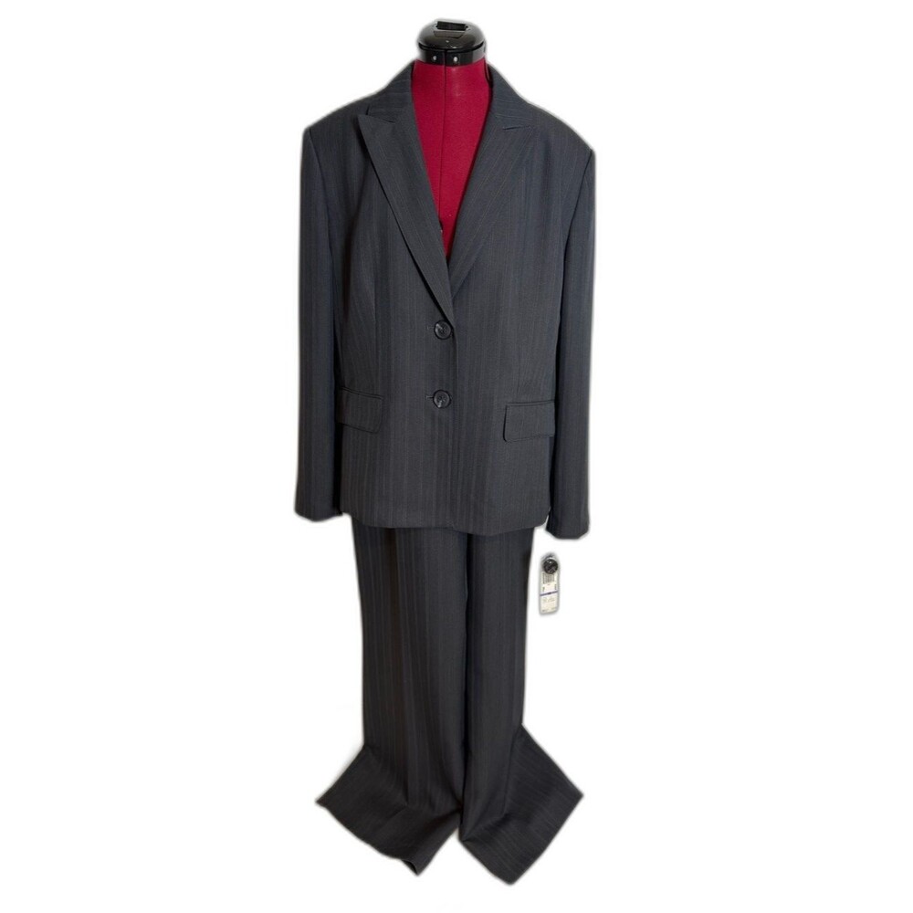 NWT Evan Picone Pantsuit Women Size 18 Grey Pinstripe 2-Piece Set Blazer & Pants